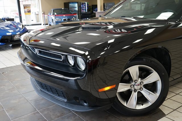 Used 2019 Dodge Challenger SXT image 20