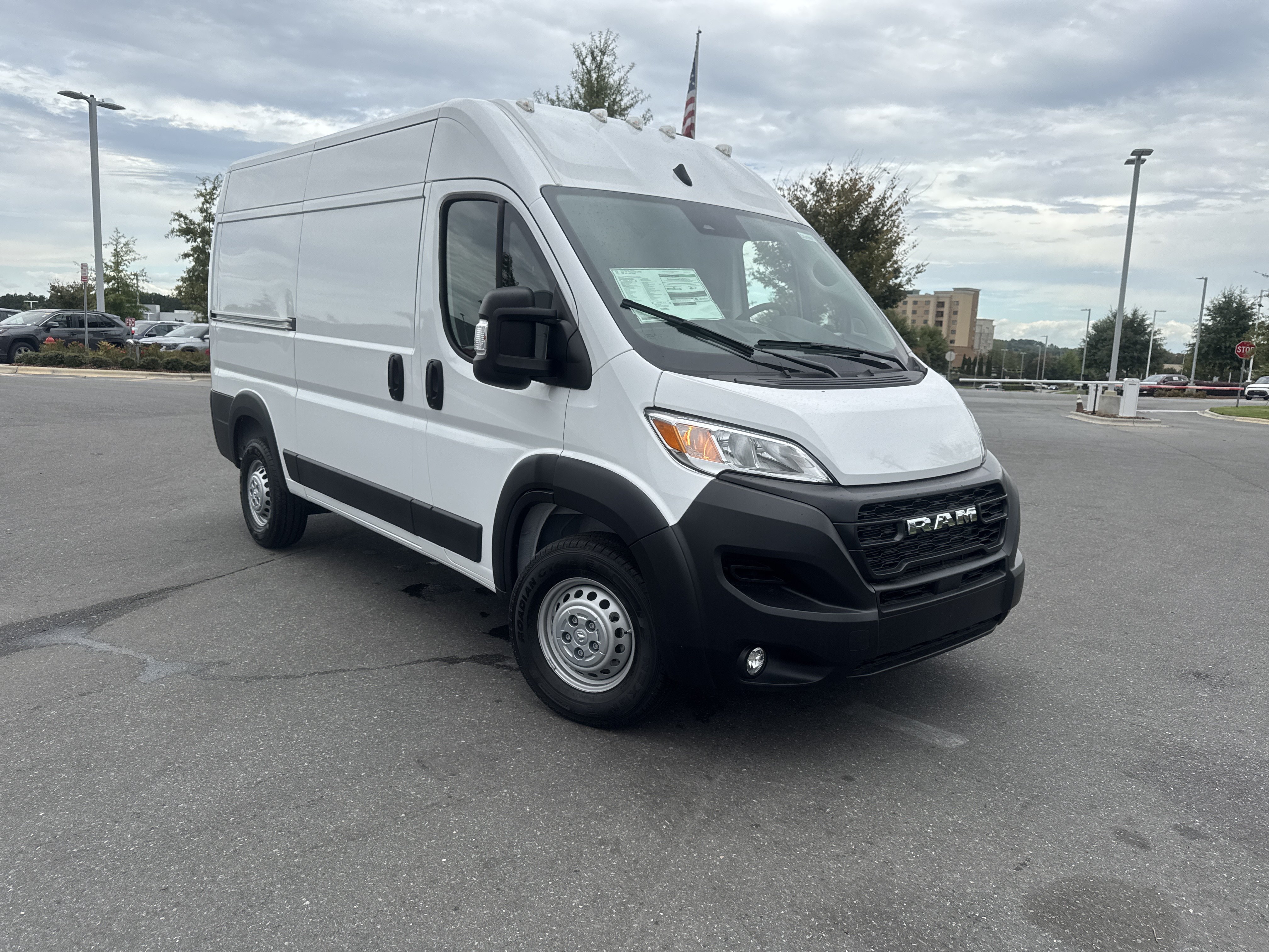 New 2025 RAM ProMaster 3500 w/ Premium Convenience Group FWD image 2