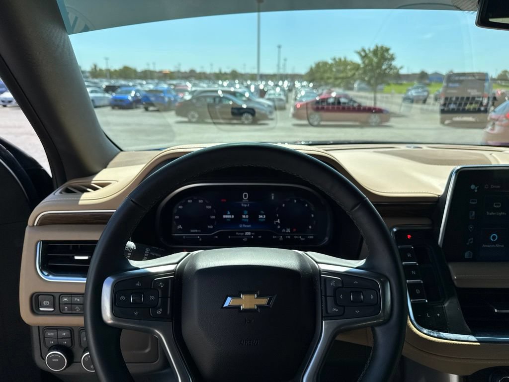 Used 2023 Chevrolet Tahoe Premier AWD/4WD image 12