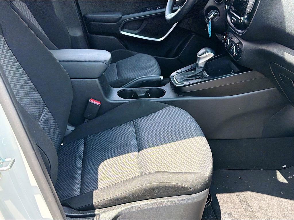 Used 2022 Kia Soul LX FWD image 21