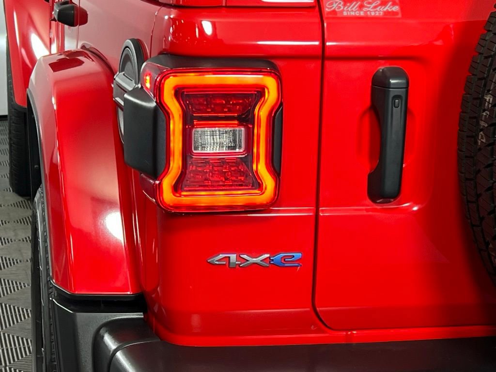 Used 2022 Jeep Wrangler Unlimited Sahara w/ Cold Weather Group image 29