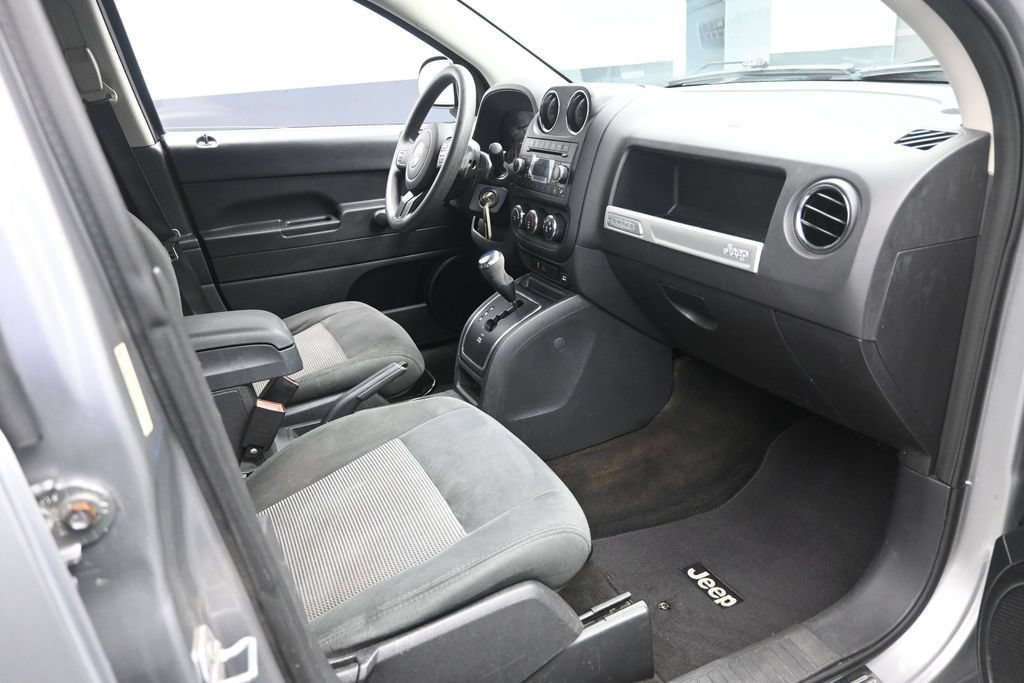 Used 2016 Jeep Compass Sport FWD image 24