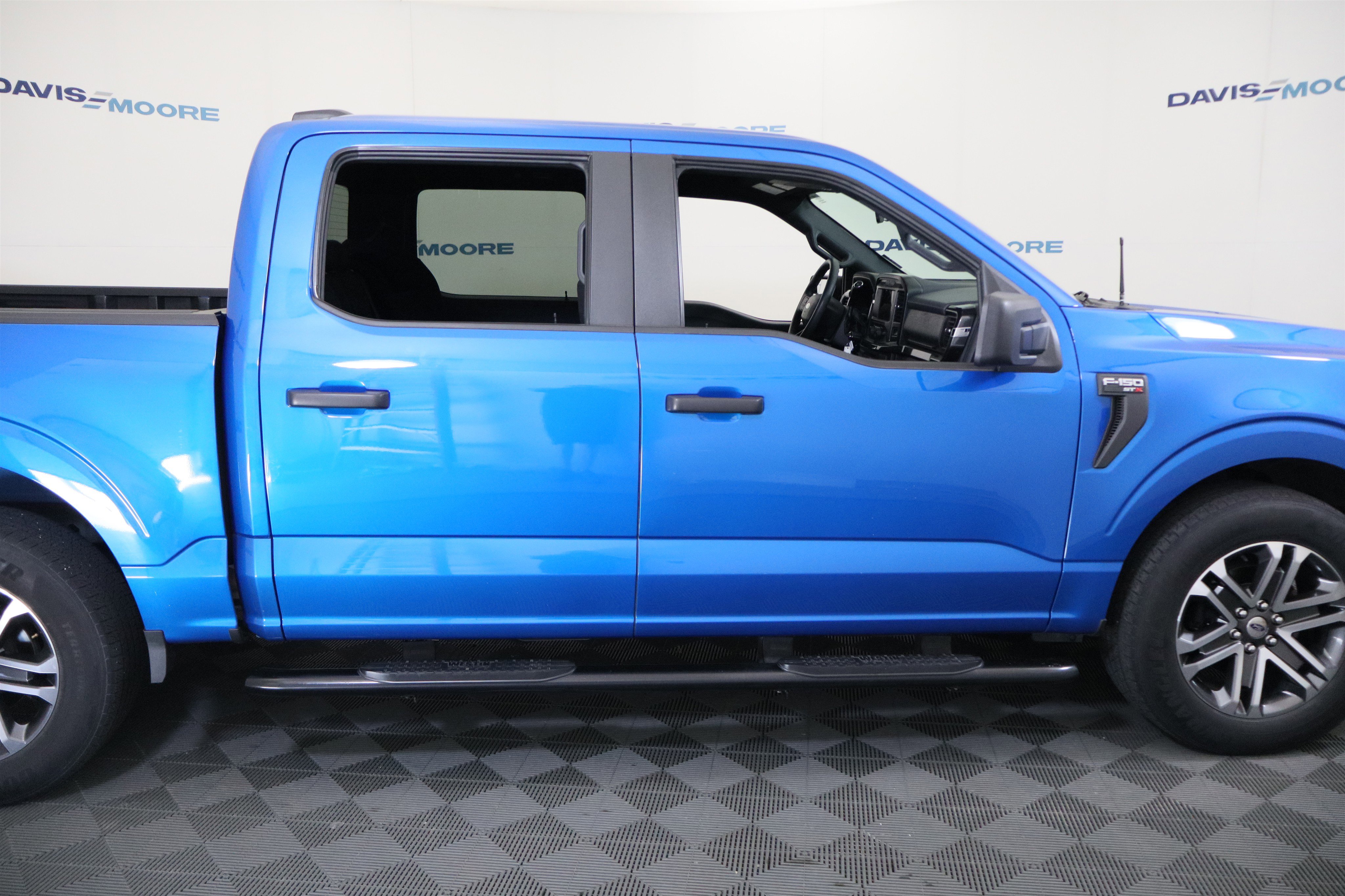 Used 2021 Ford F150 XL w/ STX Appearance Package RWD image 5