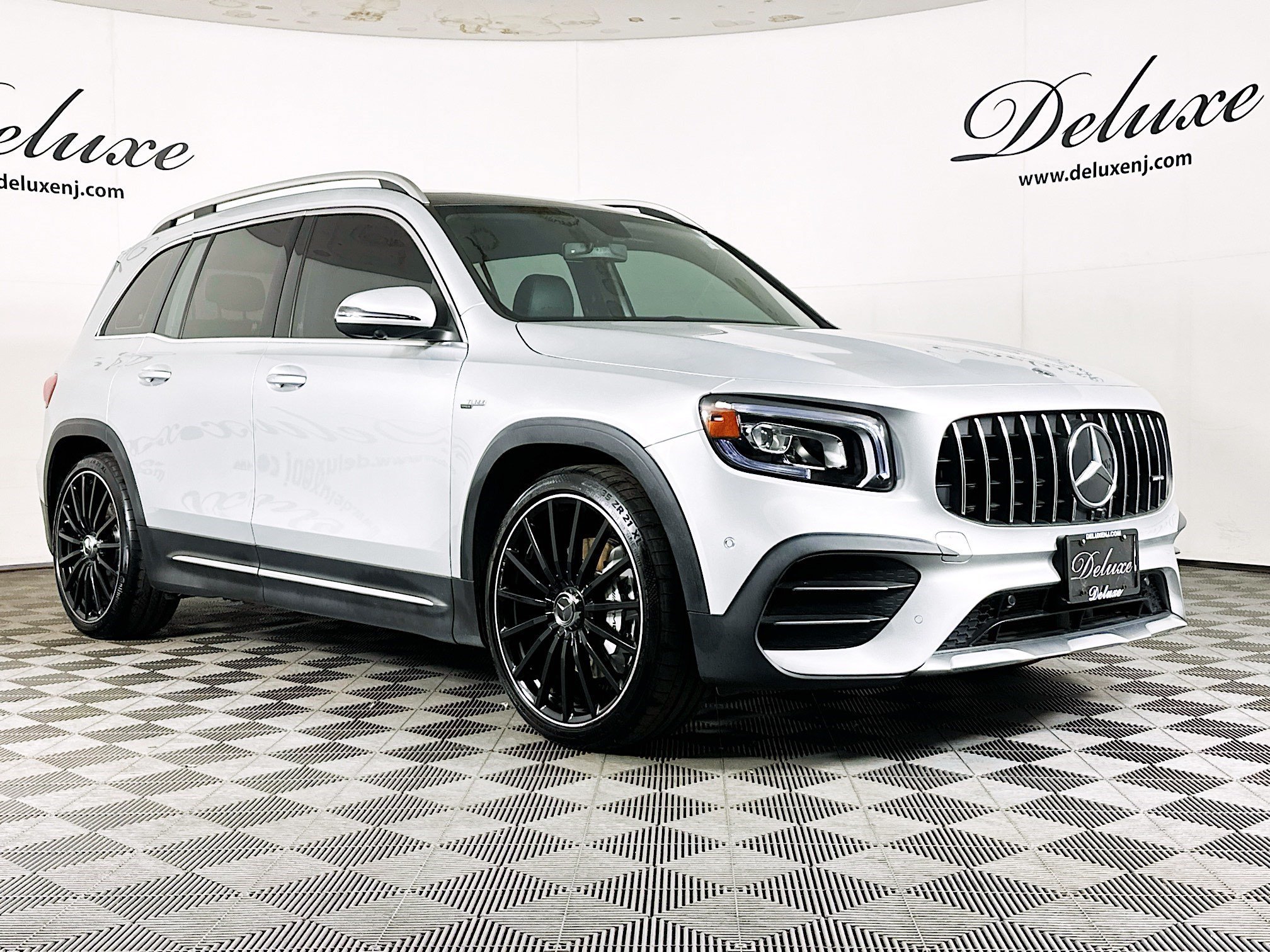 Used 2023 Mercedes-Benz GLB 35 AMG 4MATIC image 1