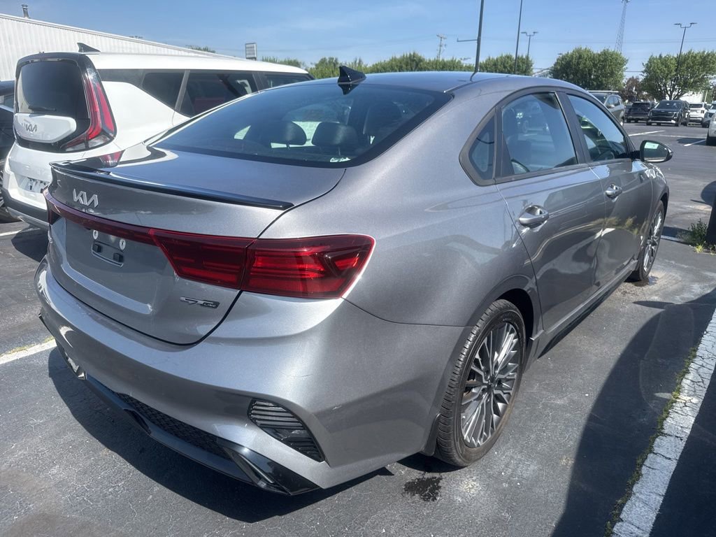 Used 2023 Kia Forte GT-Line w/ GT-Line Premium Package FWD image 3