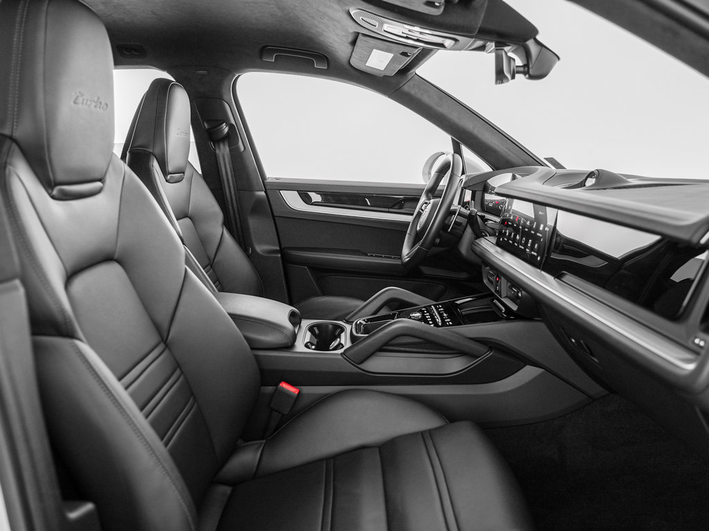 Used 2024 Porsche Cayenne Turbo AWD/4WD image 31