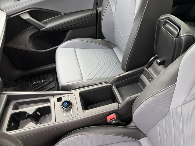 New 2026 Volkswagen Tiguan SE R-Line FWD image 21