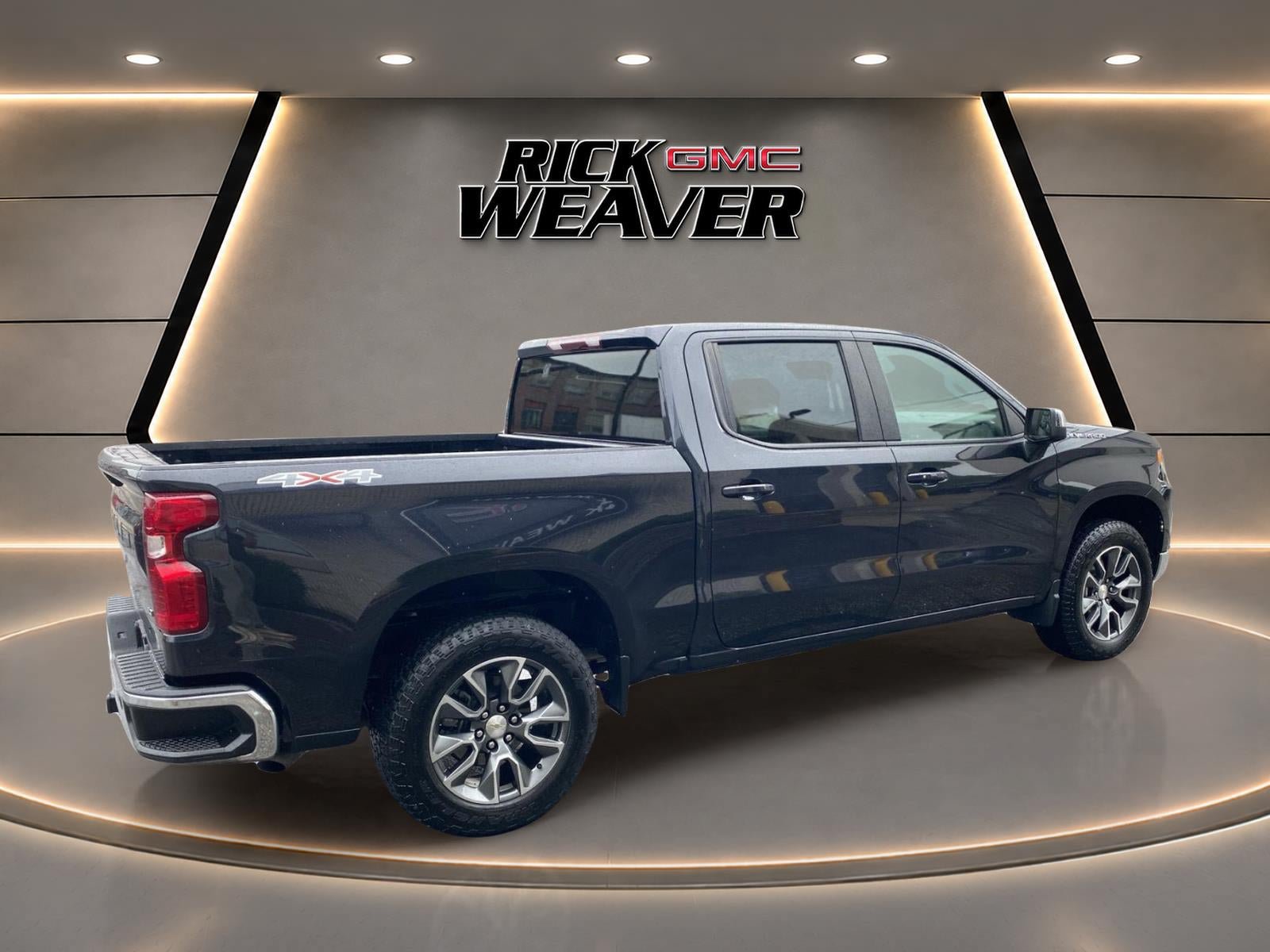 Used 2023 Chevrolet Silverado 1500 LT AWD/4WD image 9