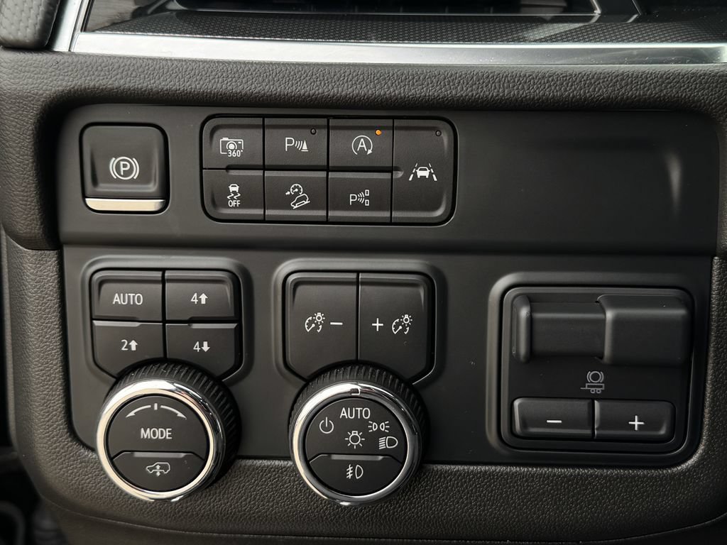 Used 2025 Chevrolet Tahoe RST AWD/4WD image 22