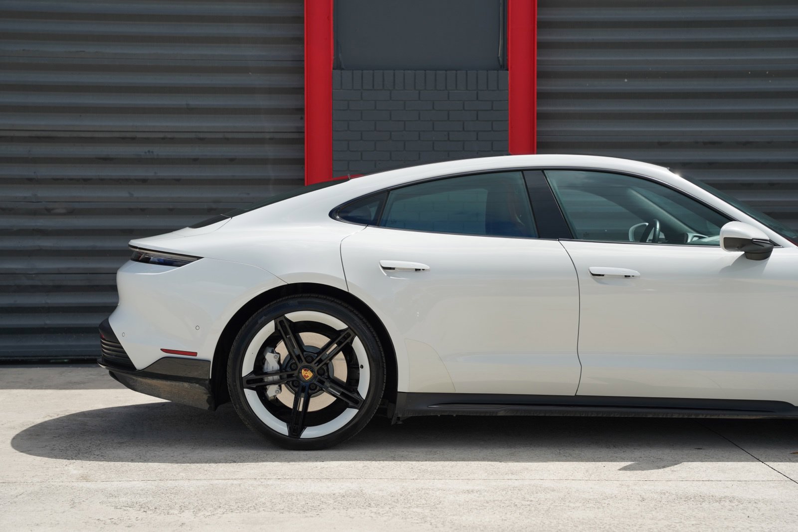 Used 2020 Porsche Taycan 4S AWD/4WD image 9