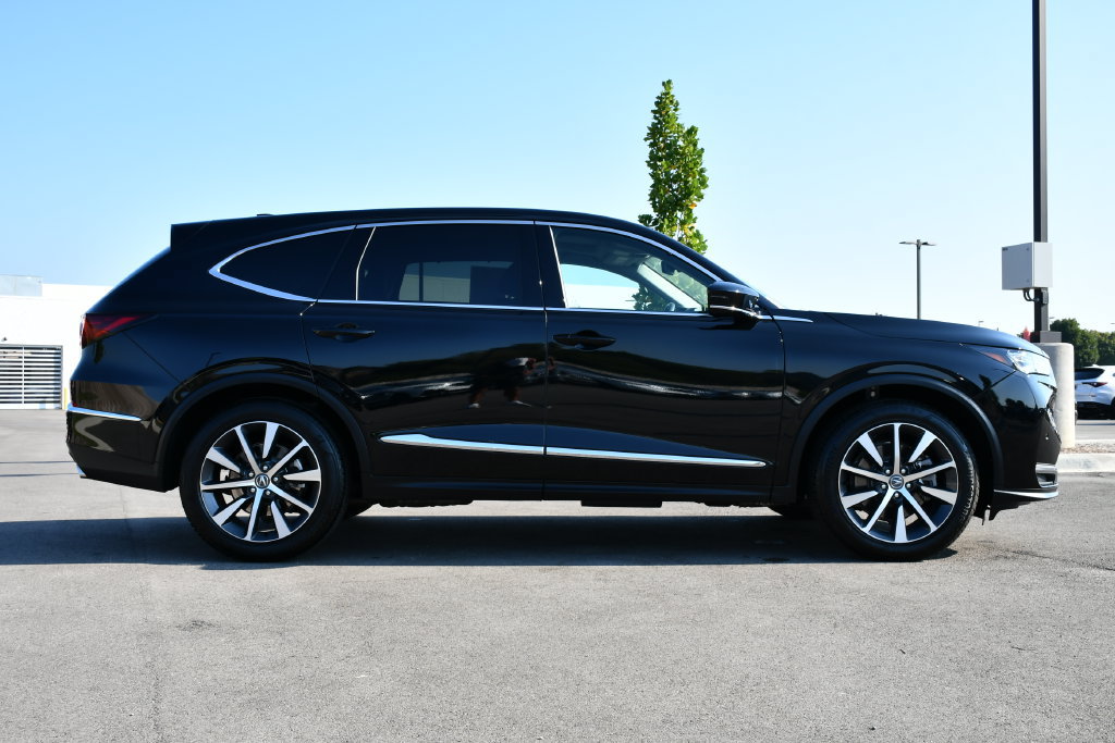 Certified 2026 Acura MDX w/ Technology Package FWD image 11