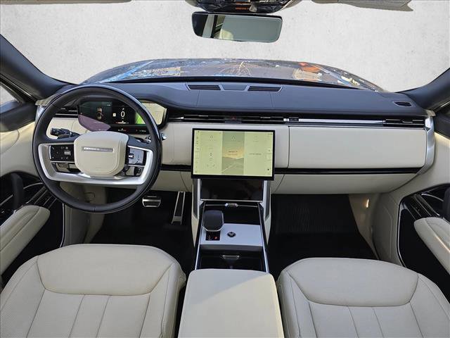 New 2025 Land Rover Range Rover Long Wheelbase SE image 9
