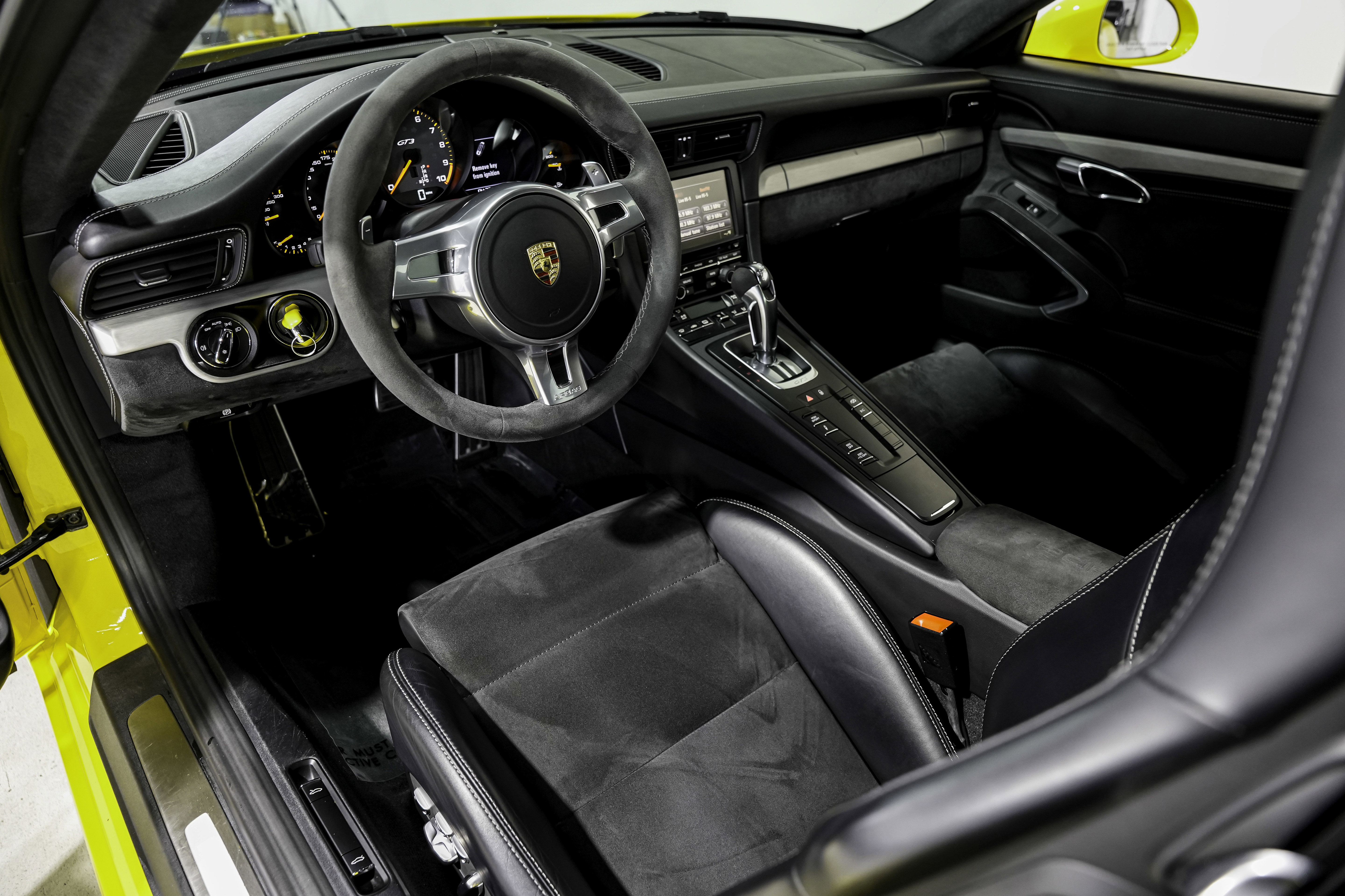 Used 2015 Porsche 911 GT3 image 9