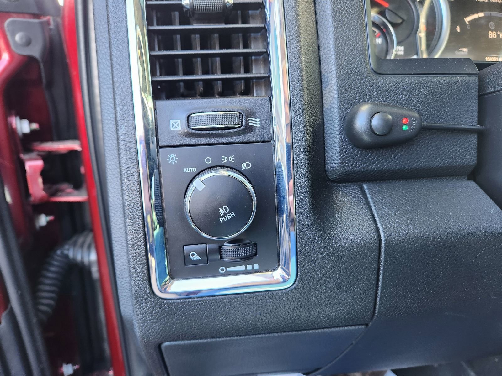 Used 2016 RAM 2500 Laramie w/ Convenience Group image 28