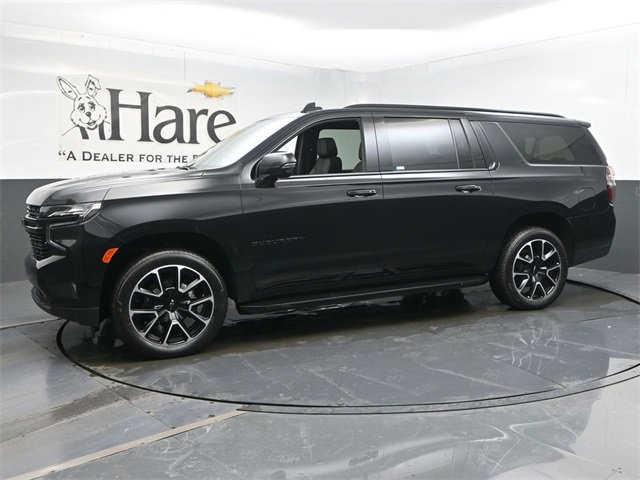 Used 2024 Chevrolet Suburban RST w/ Luxury Package image 35