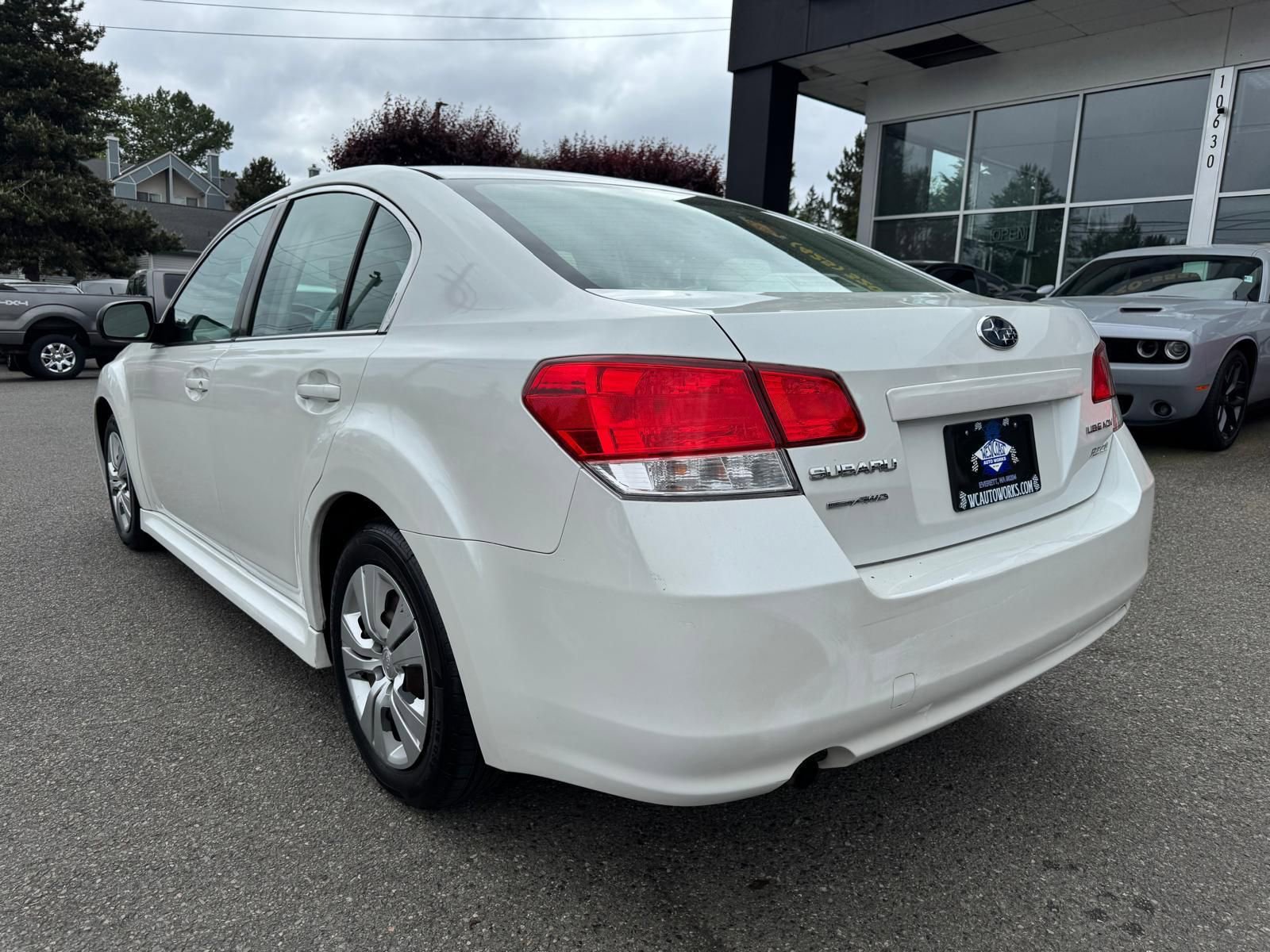 Used 2010 Subaru Legacy 2.5i AWD/4WD image 18