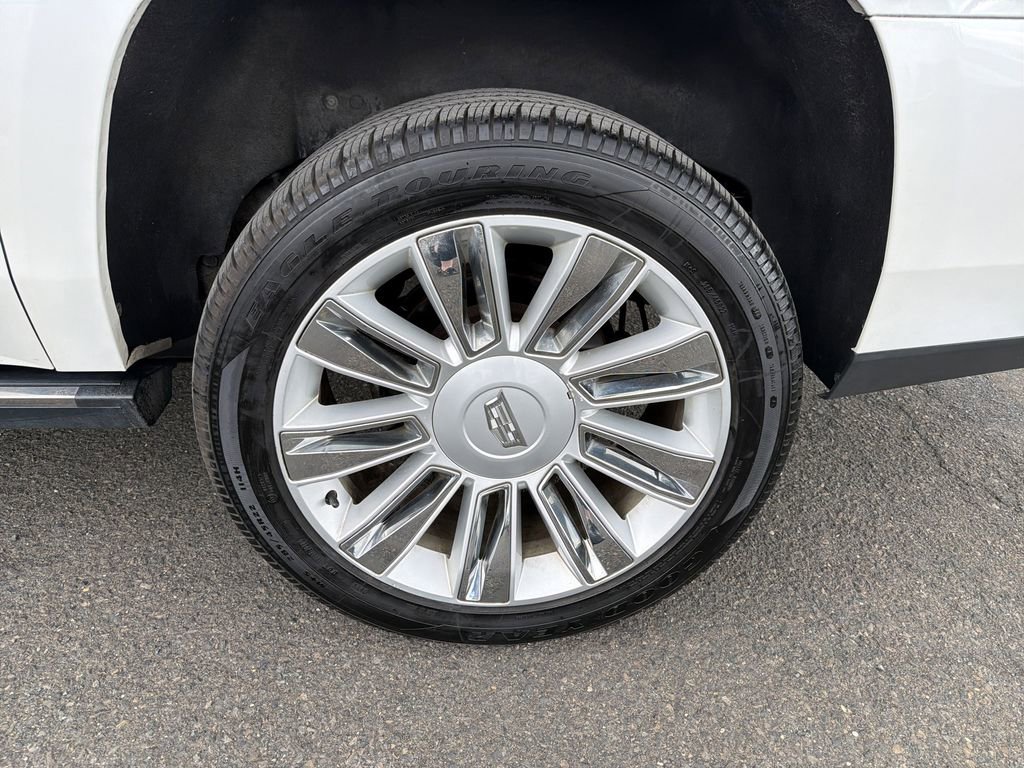 Used 2016 Cadillac Escalade ESV Platinum AWD/4WD image 32