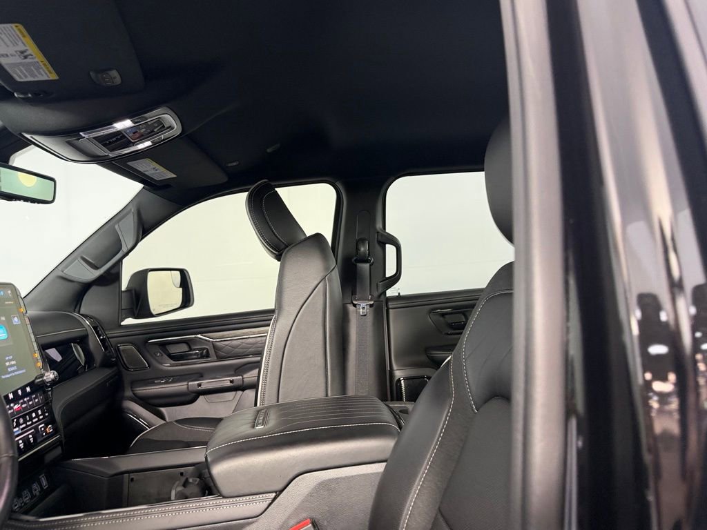 Used 2025 RAM 1500 Limited AWD/4WD image 21