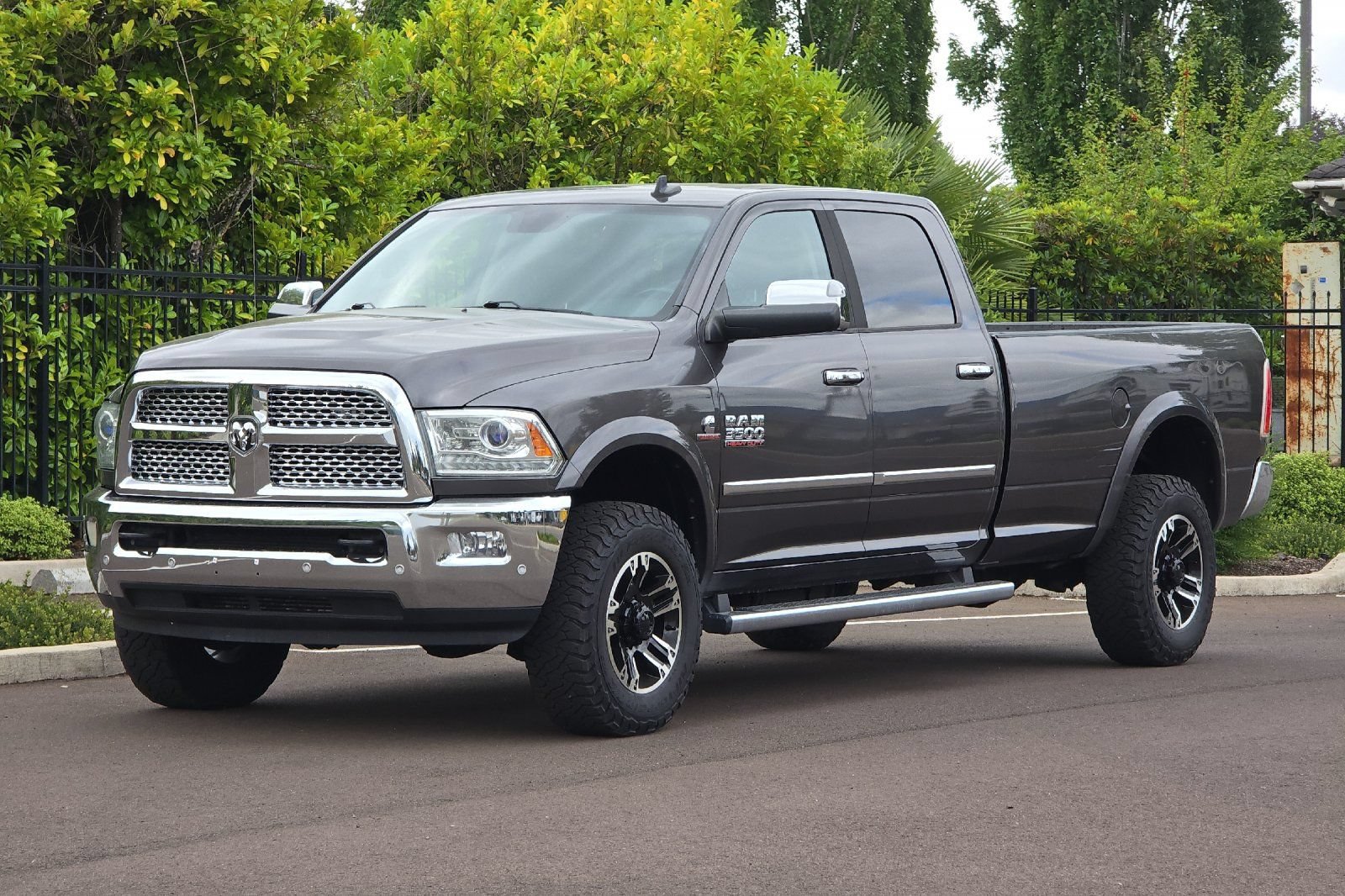Used 2016 RAM 3500 Laramie AWD/4WD image 8