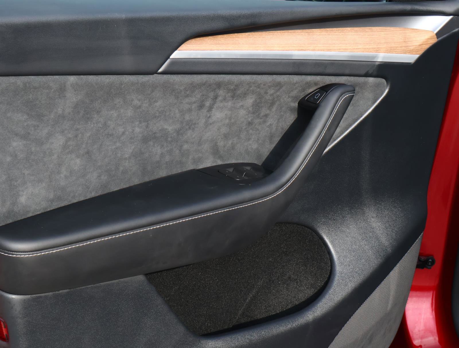 Used 2024 Tesla Model Y Long Range image 15