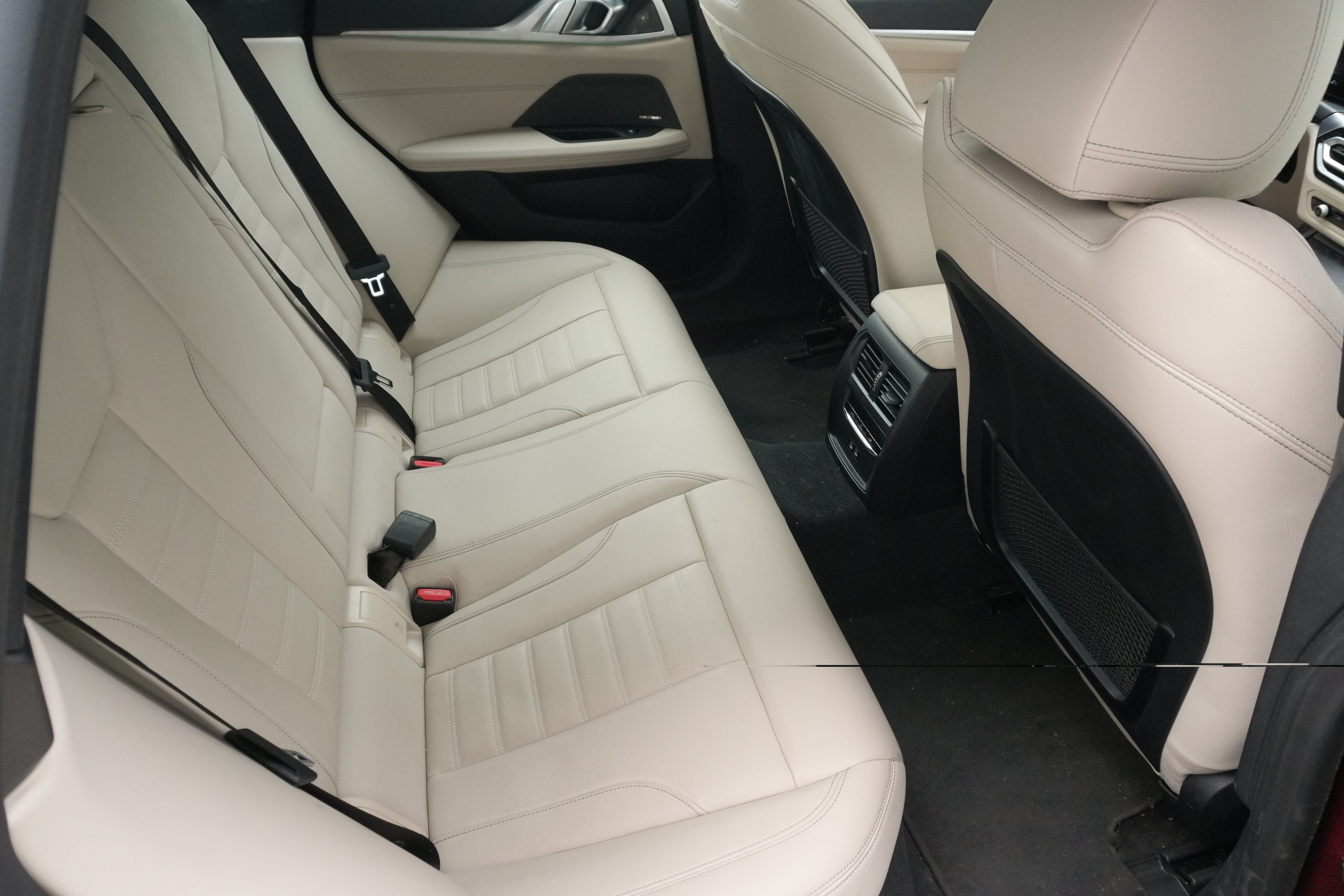 Certified 2024 BMW i4 eDrive40 w/ Premium Package RWD image 33