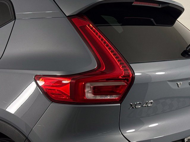 Used 2023 Volvo XC40 B5 Ultimate AWD/4WD image 16