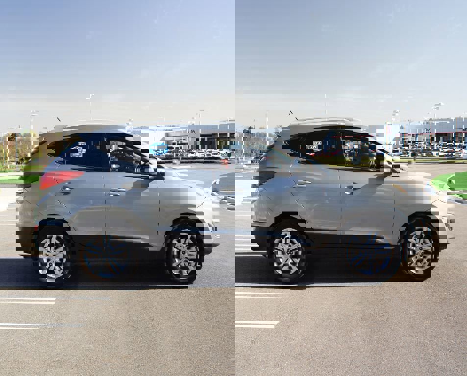 Used 2011 Hyundai Tucson GLS image 13