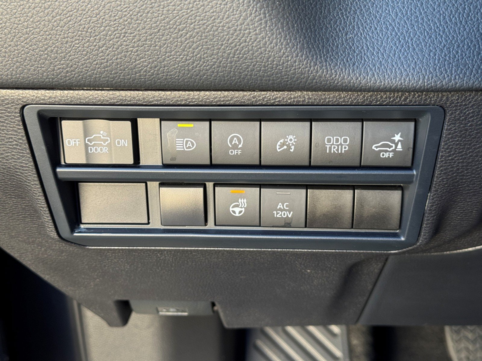 Used 2024 Toyota Tundra Limited AWD/4WD image 19