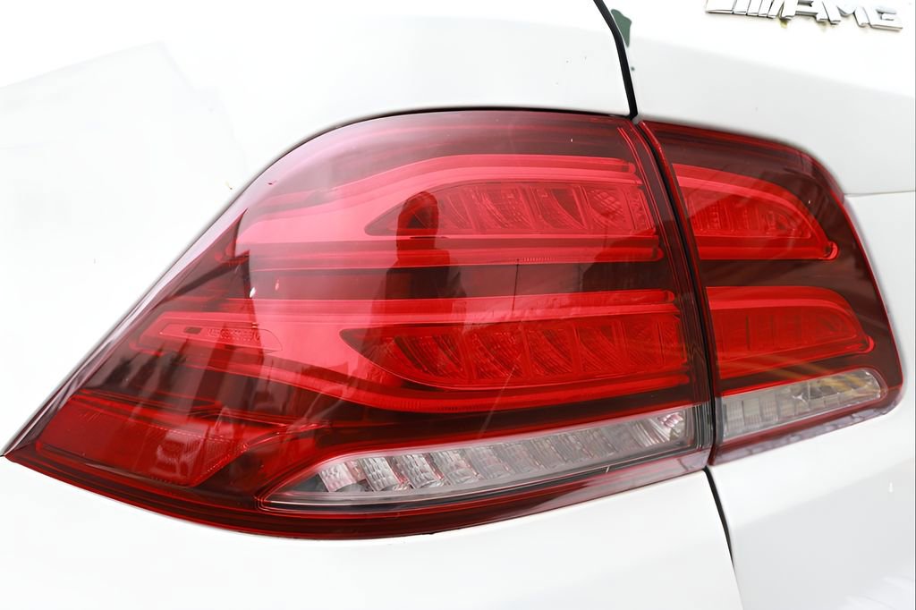 Used 2018 Mercedes-Benz GLE 43 AMG 4MATIC w/ Night Package image 26