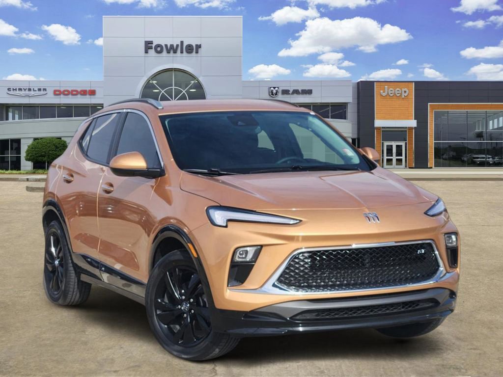 Used 2024 Buick Encore GX Sport Touring image 1