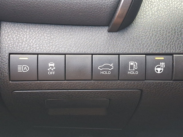 Used 2020 Toyota Camry SE w/ Cold Weather Package AWD/4WD image 25