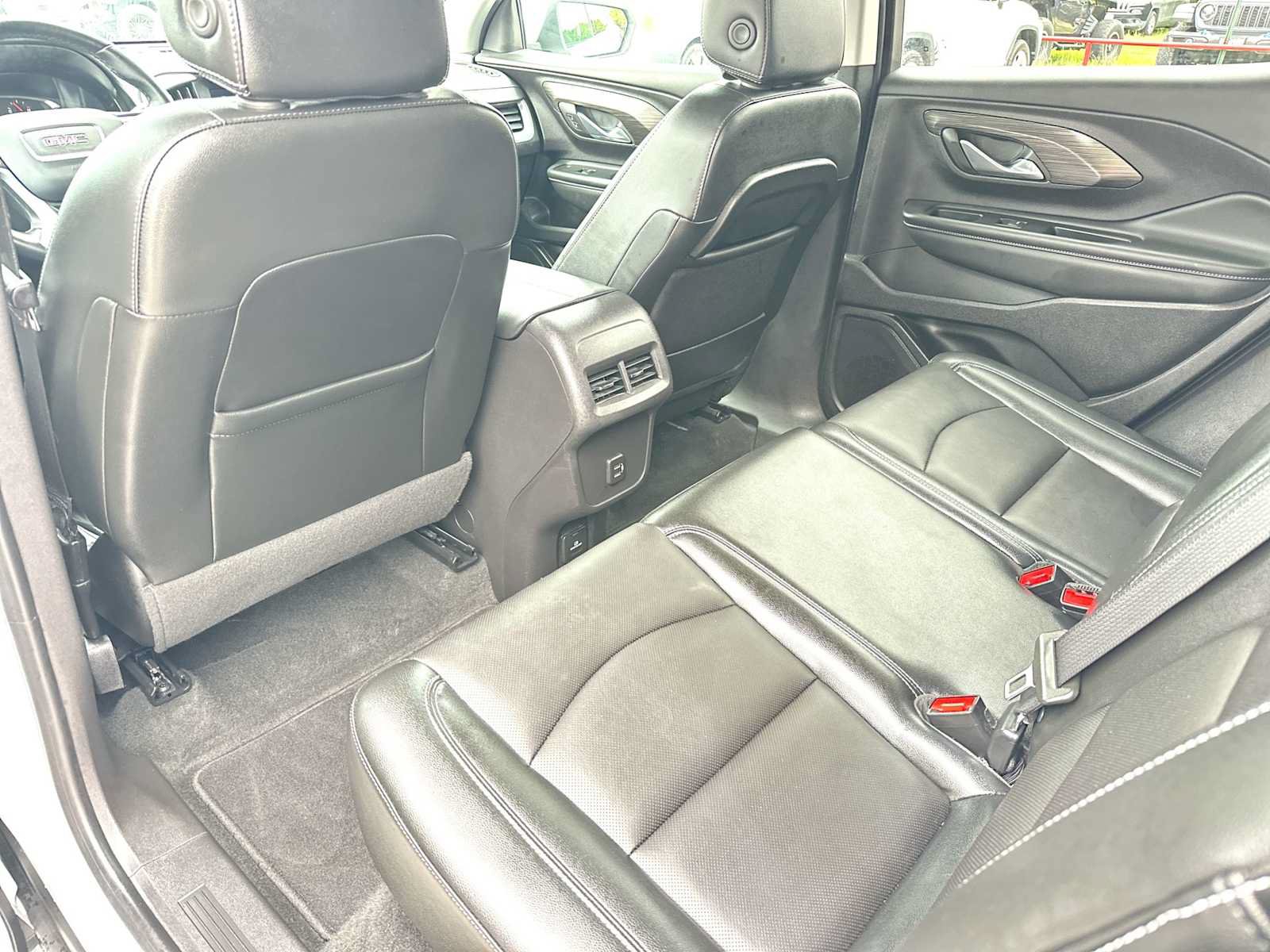 Used 2024 GMC Terrain SLT AWD/4WD image 27