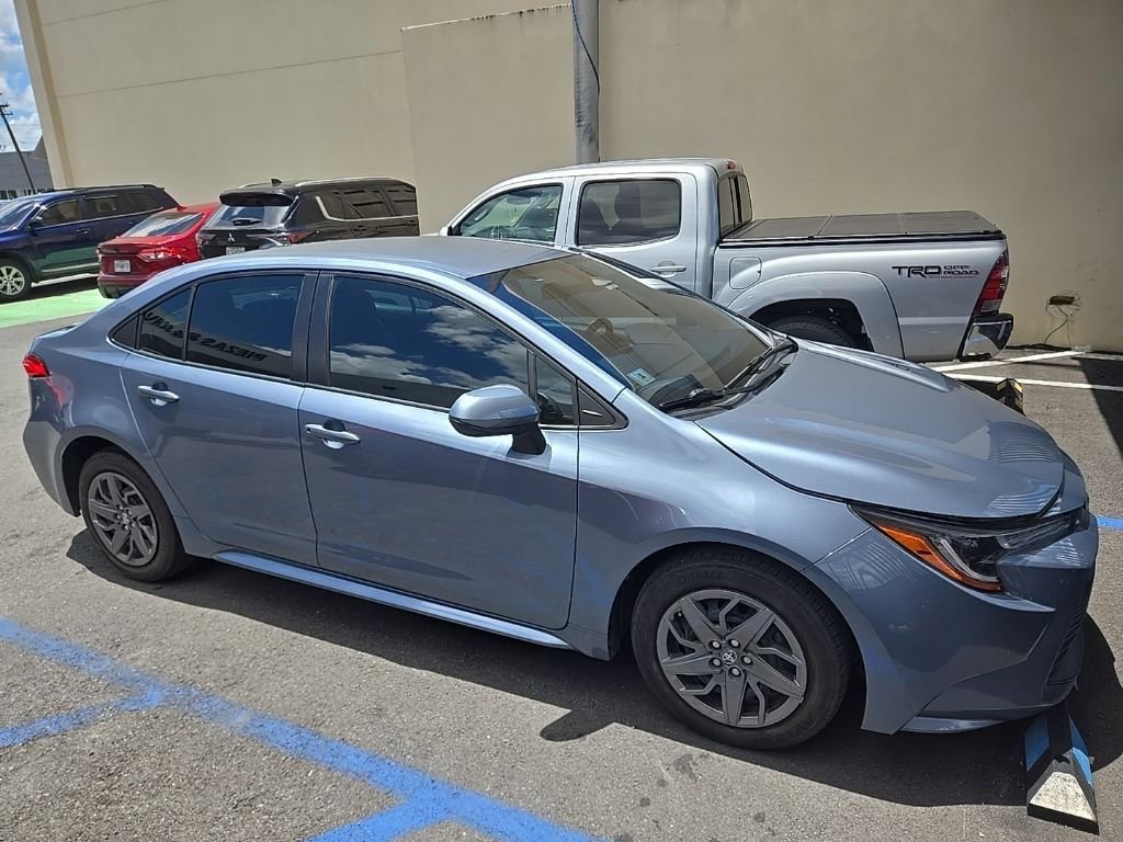 Used 2023 Toyota Corolla LE image 2