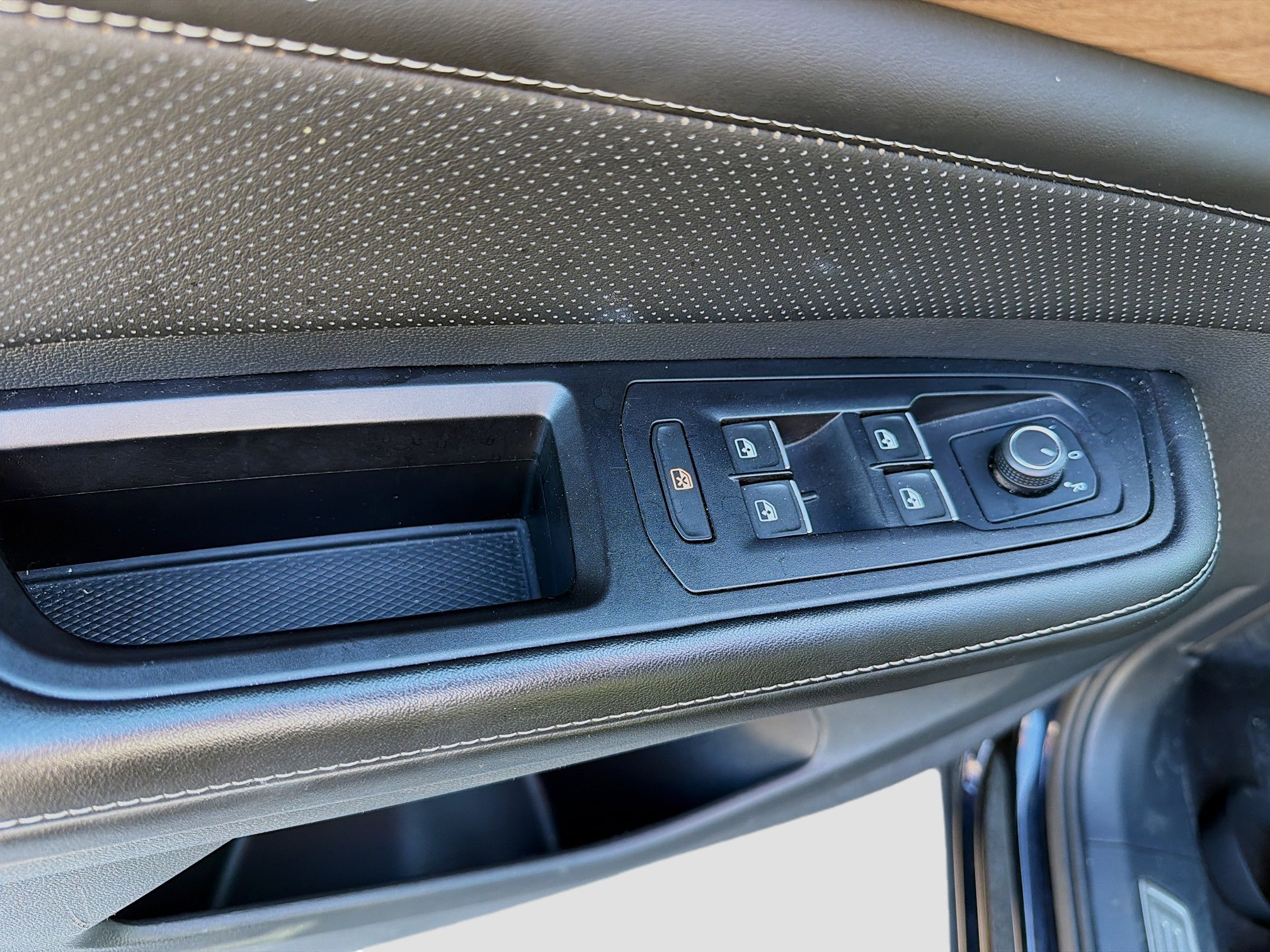 Used 2024 Volkswagen Atlas SE image 24