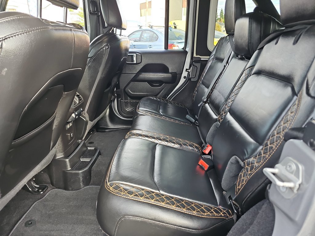 Used 2021 Jeep Wrangler Unlimited Sahara AWD/4WD image 35