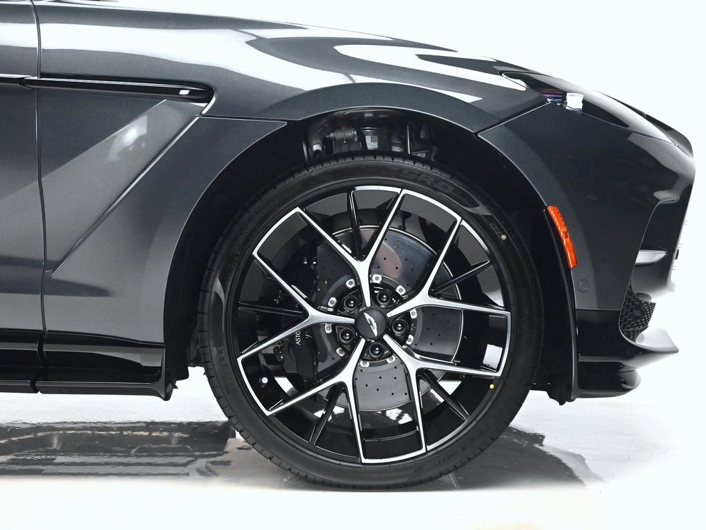 New 2026 Aston Martin DBX 707 image 24