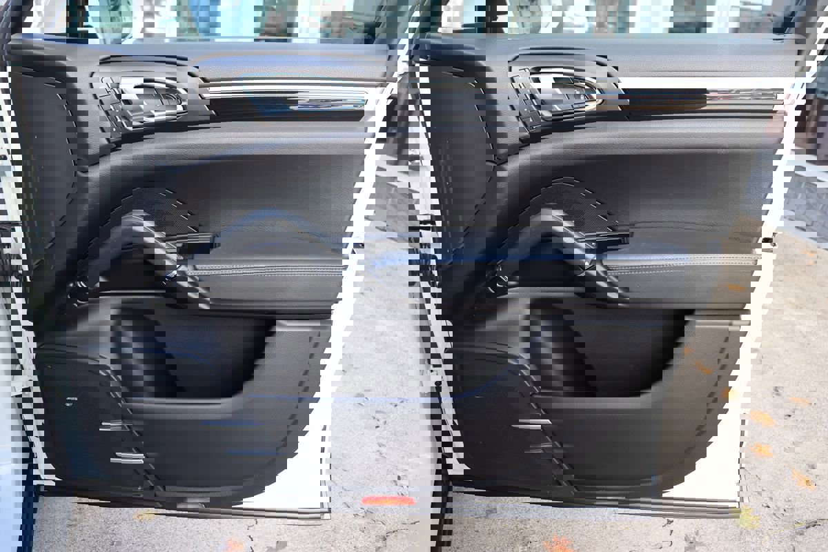 Used 2018 Porsche Cayenne Platinum Edition image 52