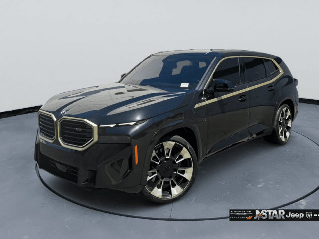 Used 2023 BMW XM AWD/4WD image 1