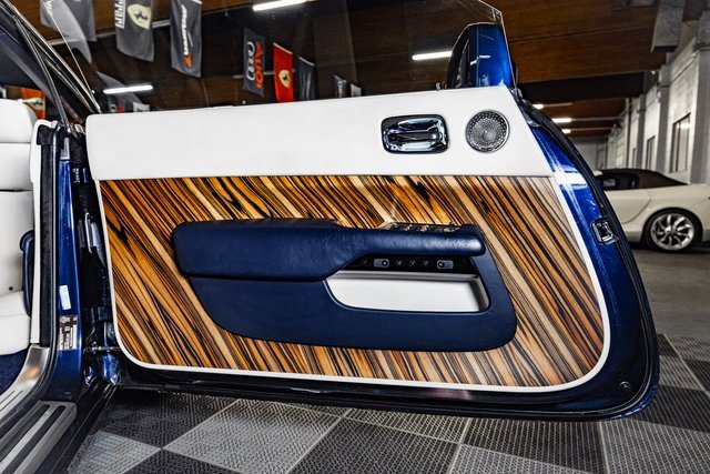 Used 2014 Rolls-Royce Wraith image 35