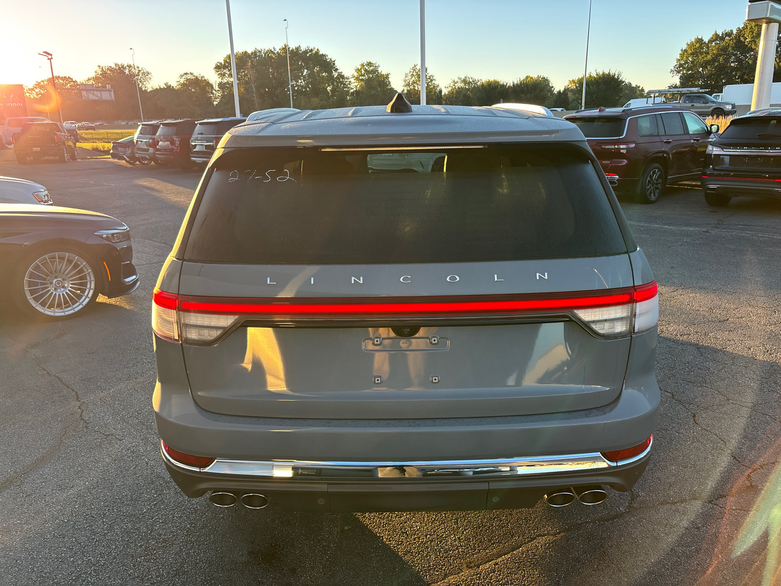 New 2027 Lincoln Aviator AWD image 6