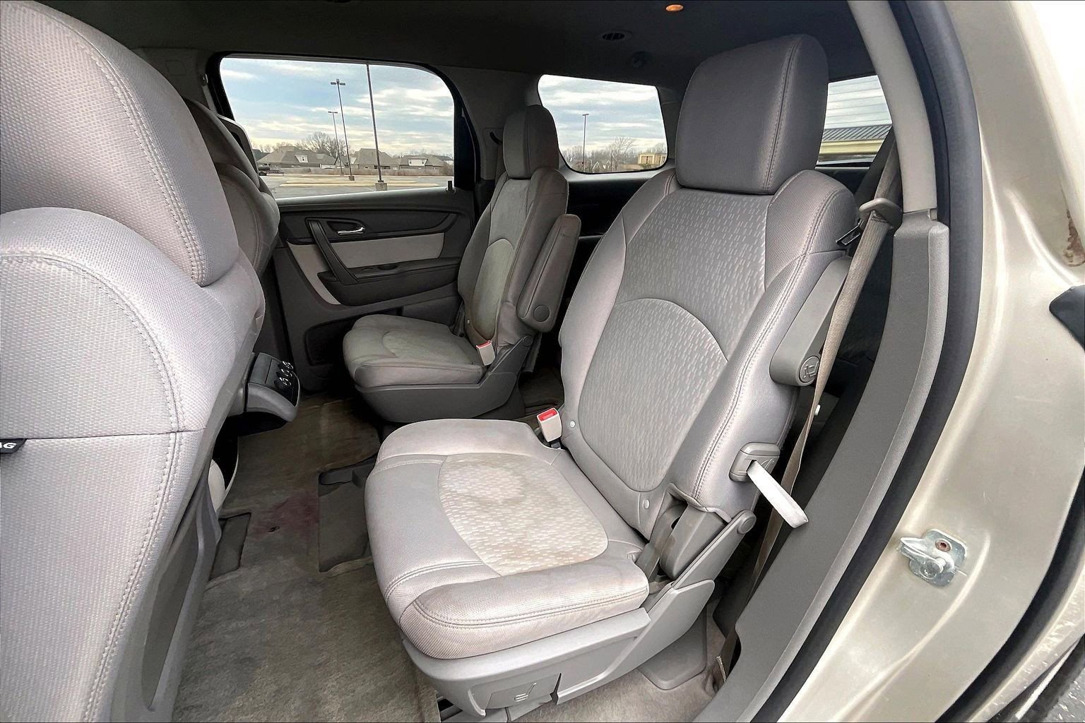 Used 2013 GMC Acadia SLE image 17