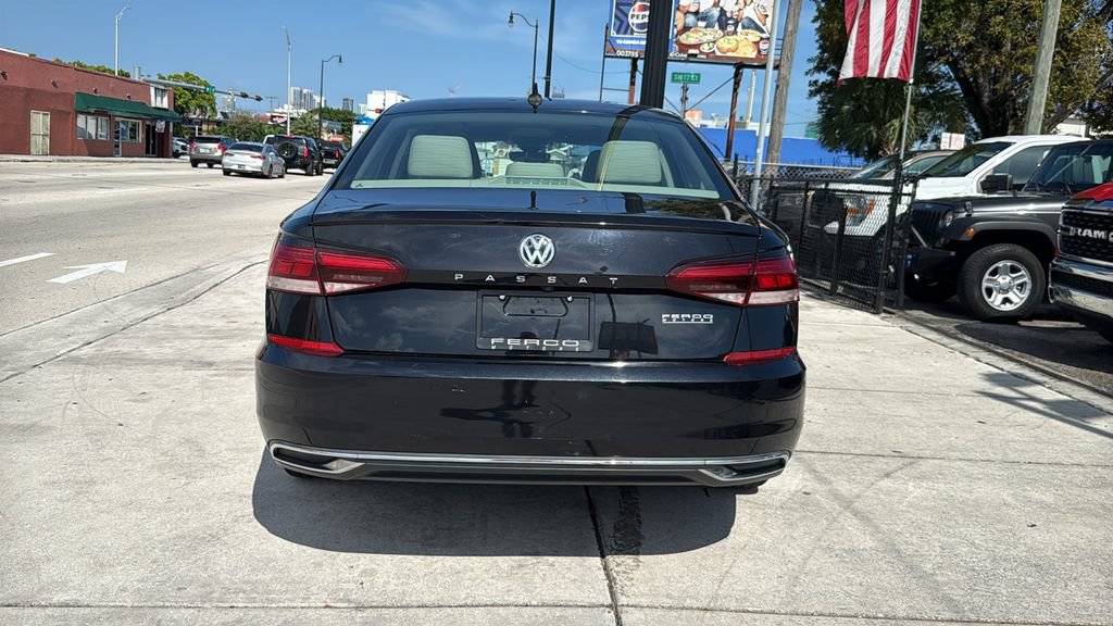 Used 2020 Volkswagen Passat 2.0T SE w/ Sunroof Package FWD image 13