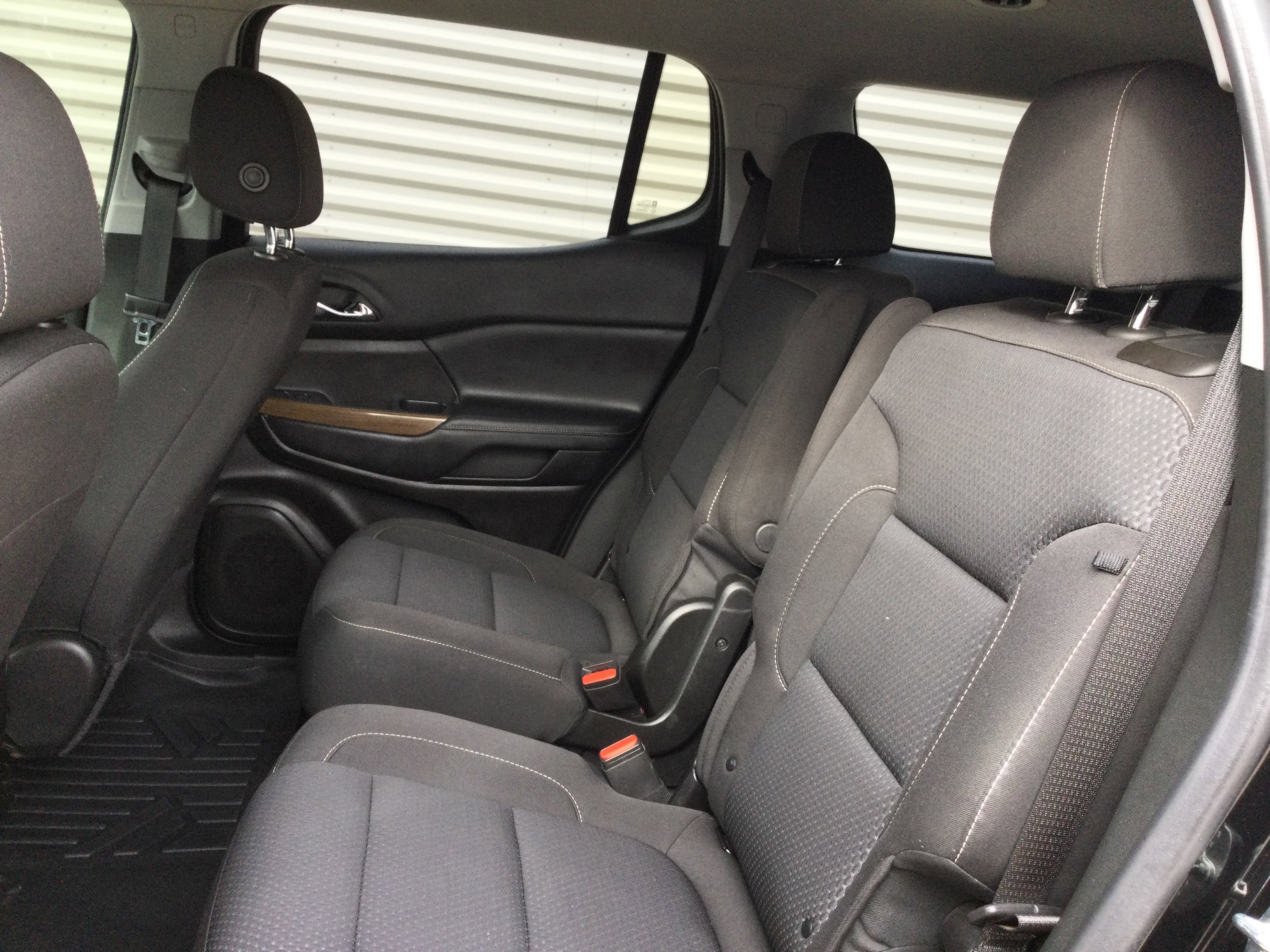 Used 2021 GMC Acadia SLE w/ Driver Convenience Package image 7