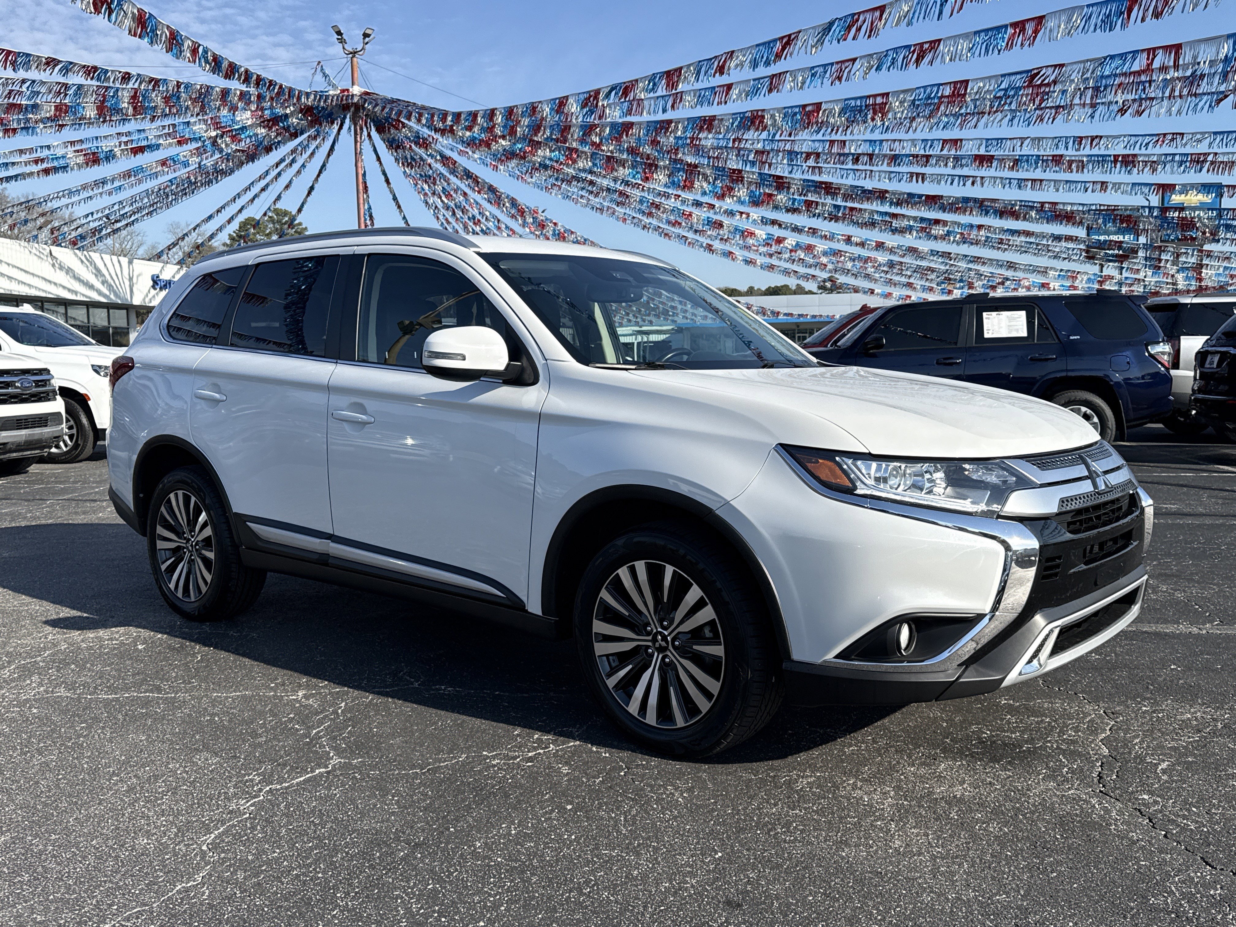 Used 2020 Mitsubishi Outlander AWD image 3