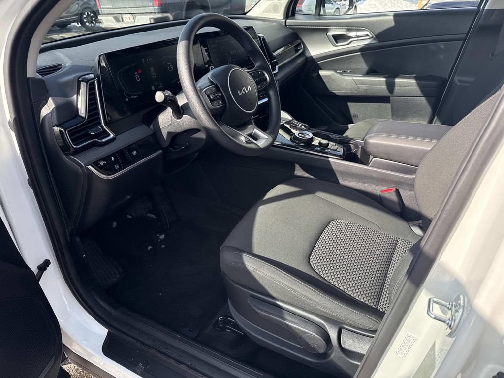 Used 2024 Kia Sportage LX image 18
