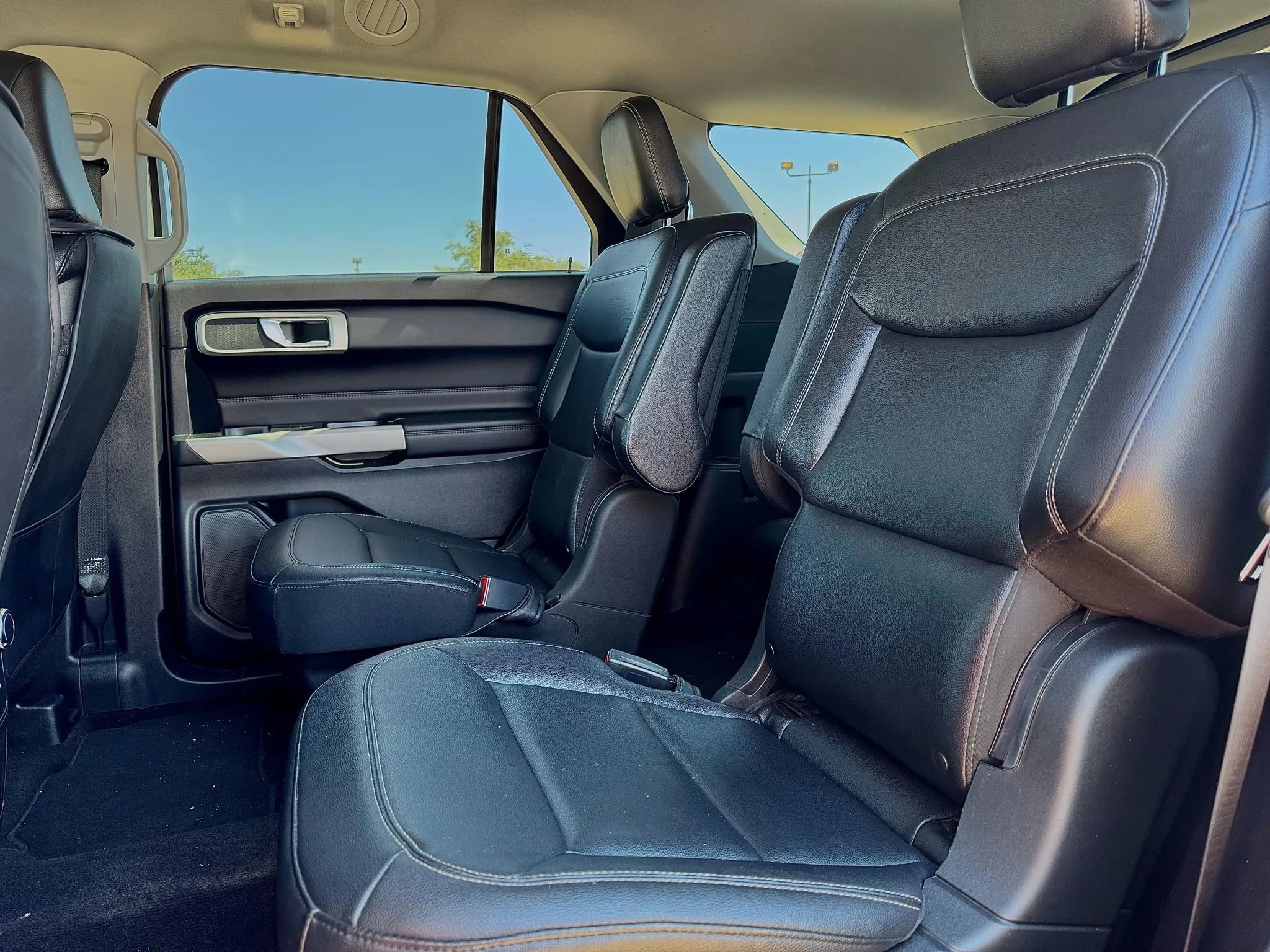 Used 2020 Ford Explorer XLT w/ Equipment Group 202A image 26