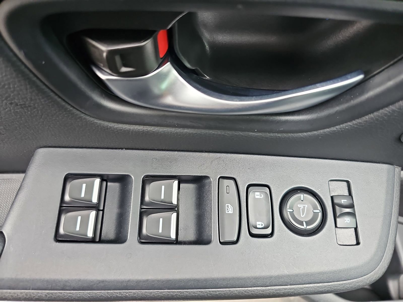 Used 2025 Honda Pilot EX-L image 29