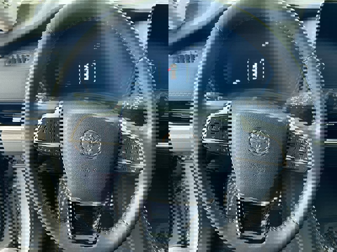 Used 2024 Toyota Grand Highlander Limited image 15