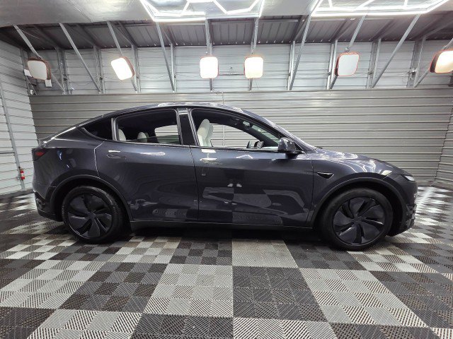 Used 2026 Tesla Model Y Long Range RWD image 9