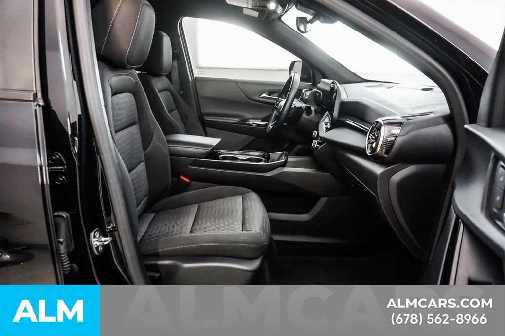Used 2025 Chevrolet Equinox LT FWD image 23